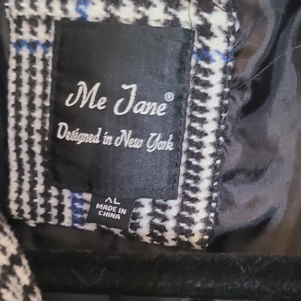 Black & White Plaid Cropped Jacket - Picture 4 of 16